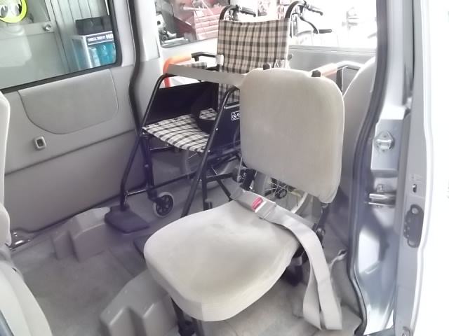 後部座席